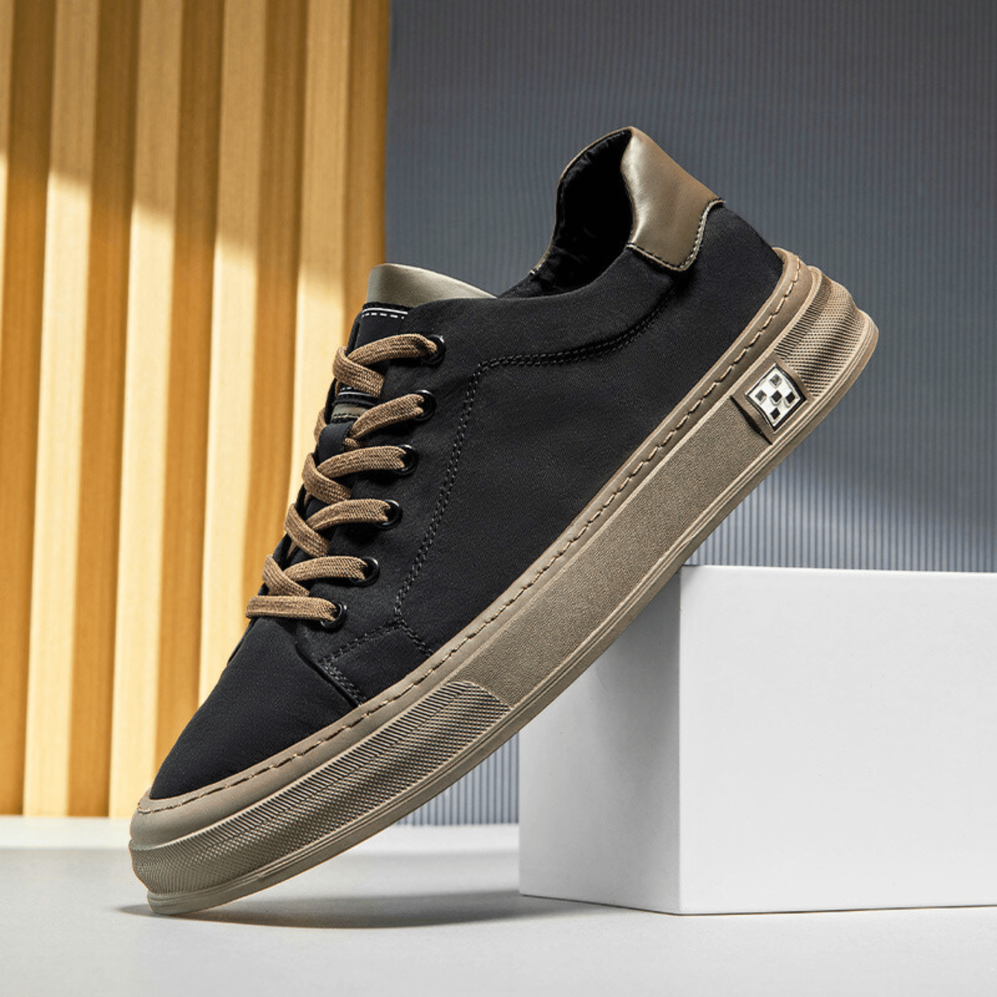 HENDERSON™ | Canvas Trainers