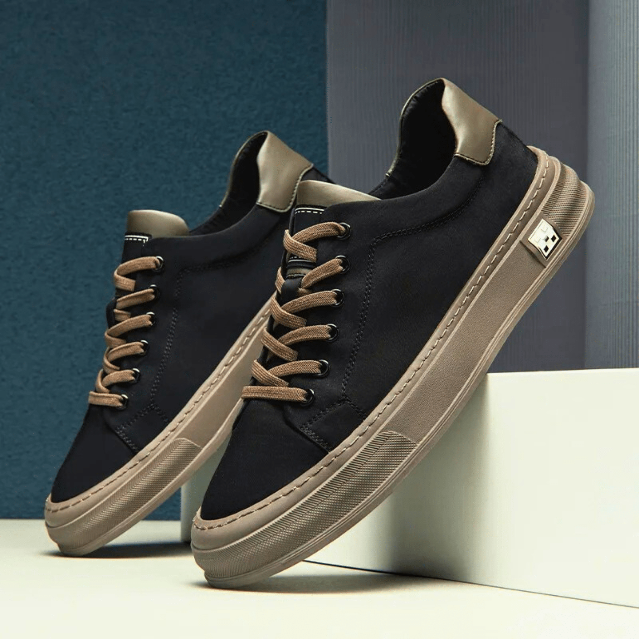 HENDERSON™ | Canvas Trainers